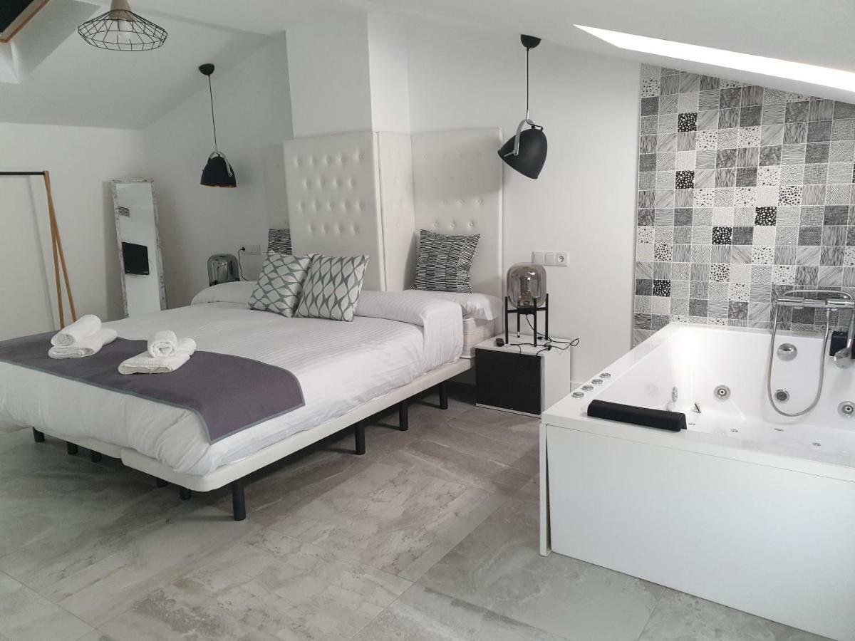 Apartamentos Hostal Cabanas Carboneras de Guadazaon Luaran gambar