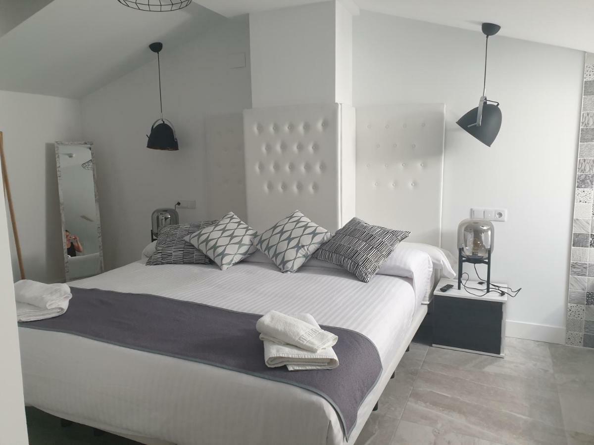 Apartamentos Hostal Cabanas Carboneras de Guadazaon Luaran gambar