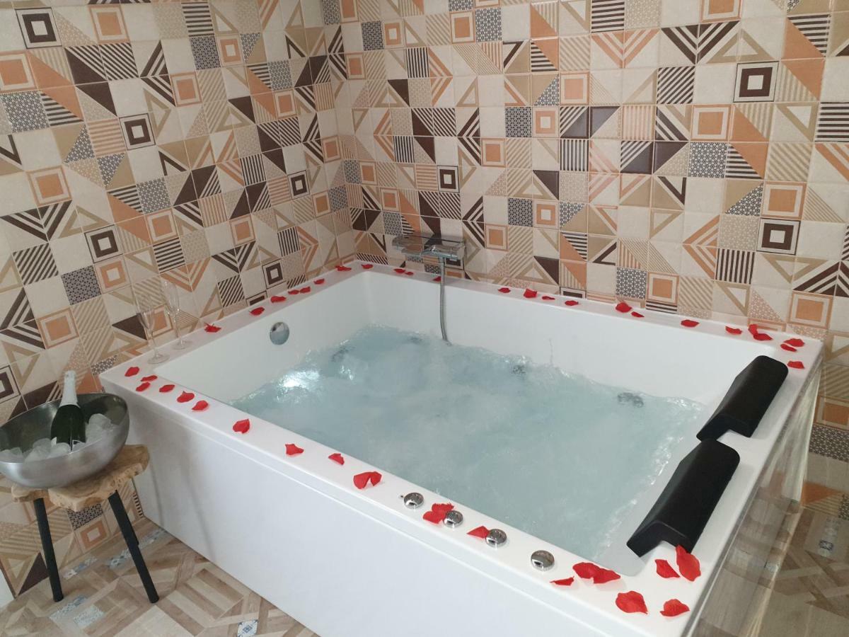 Apartamentos Hostal Cabanas Carboneras de Guadazaon Luaran gambar