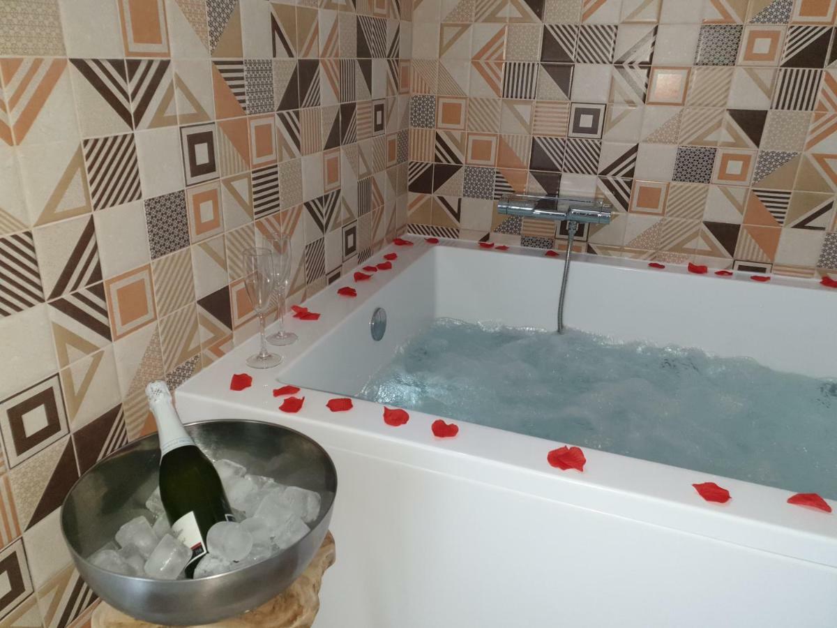 Apartamentos Hostal Cabanas Carboneras de Guadazaon Luaran gambar