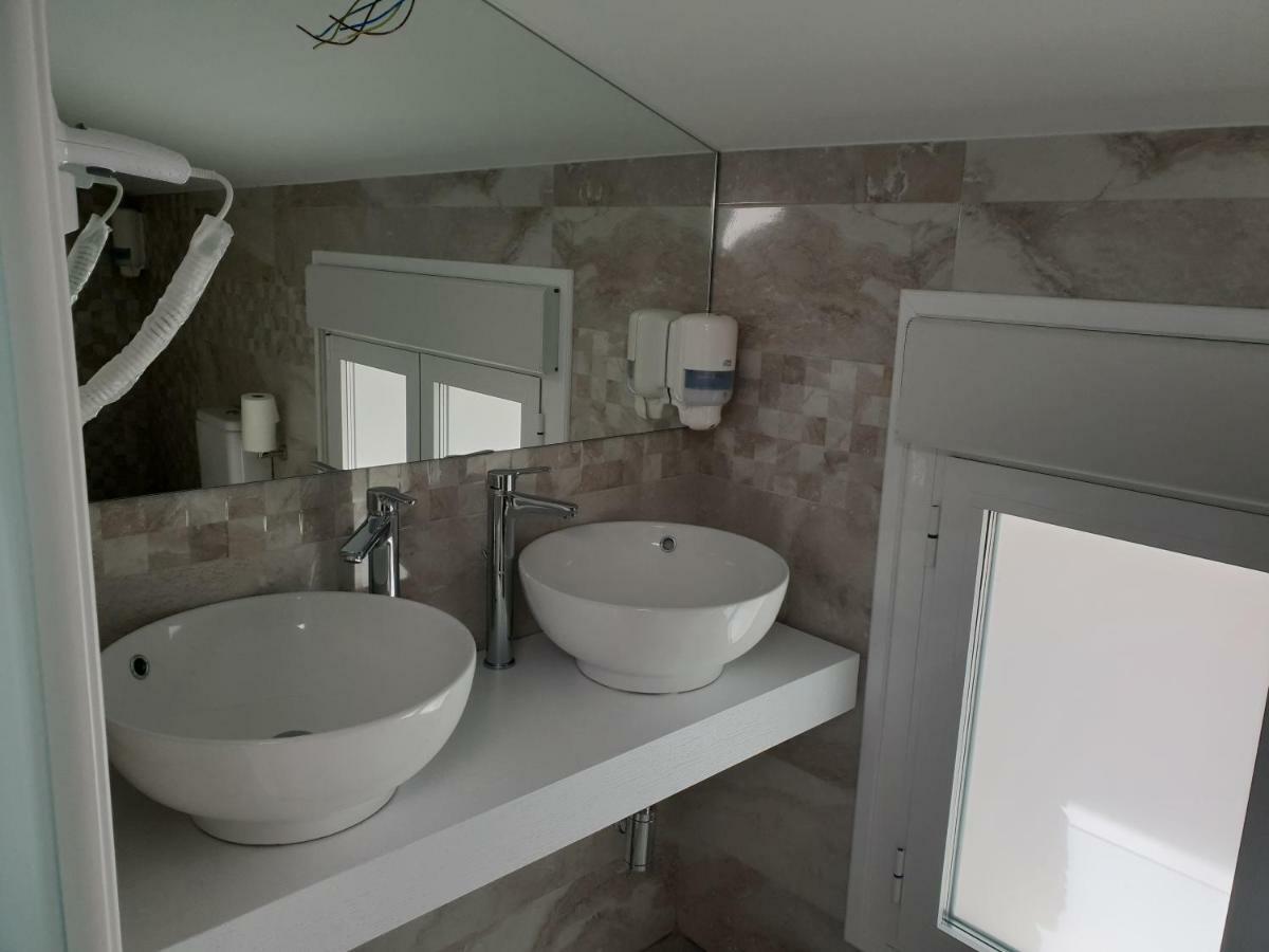Apartamentos Hostal Cabanas Carboneras de Guadazaon Luaran gambar