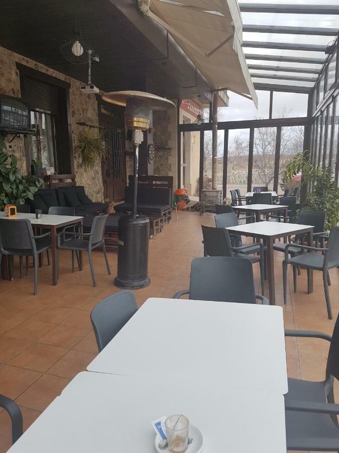 Apartamentos Hostal Cabanas Carboneras de Guadazaon Luaran gambar